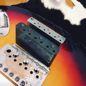 ジャパンビンテージギターを甦らせる！その２：ブリッジを交換しよう